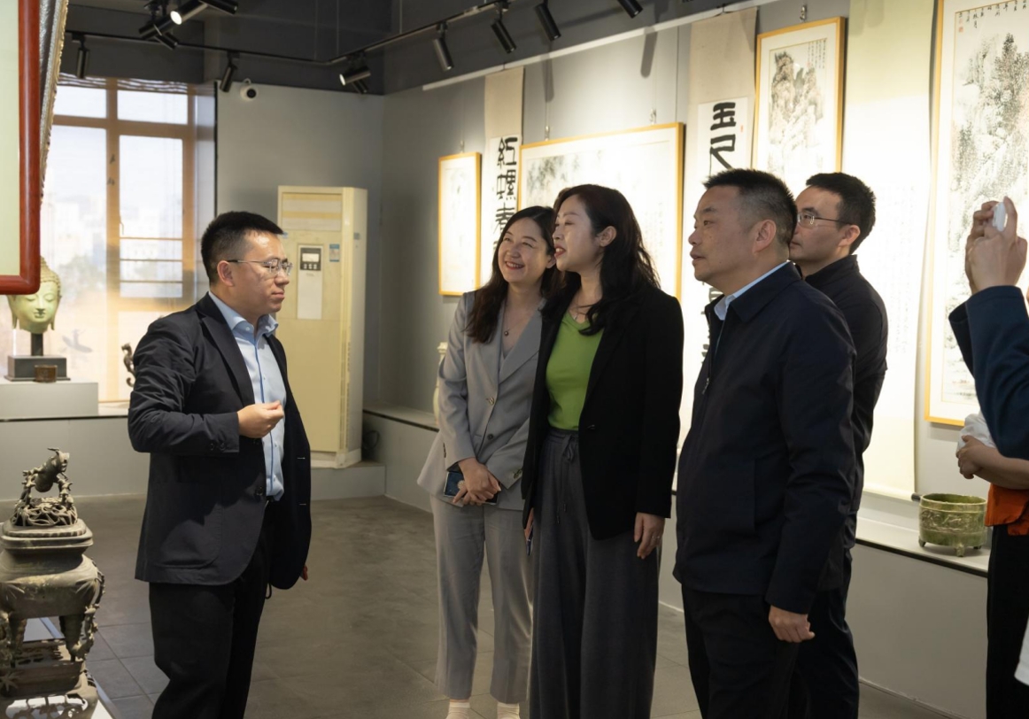 热烈欢迎绵阳涪城区区委副书记、区政府代理区长唐顺江一行莅临卡酷尚集团参观指导