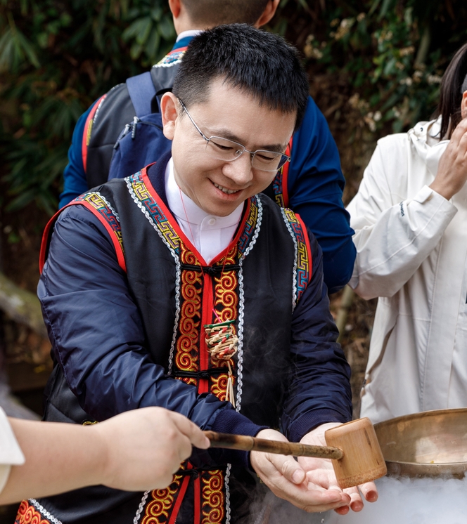 卡酷尚投身昌宁公益行，以爱与责任助力乡村振兴