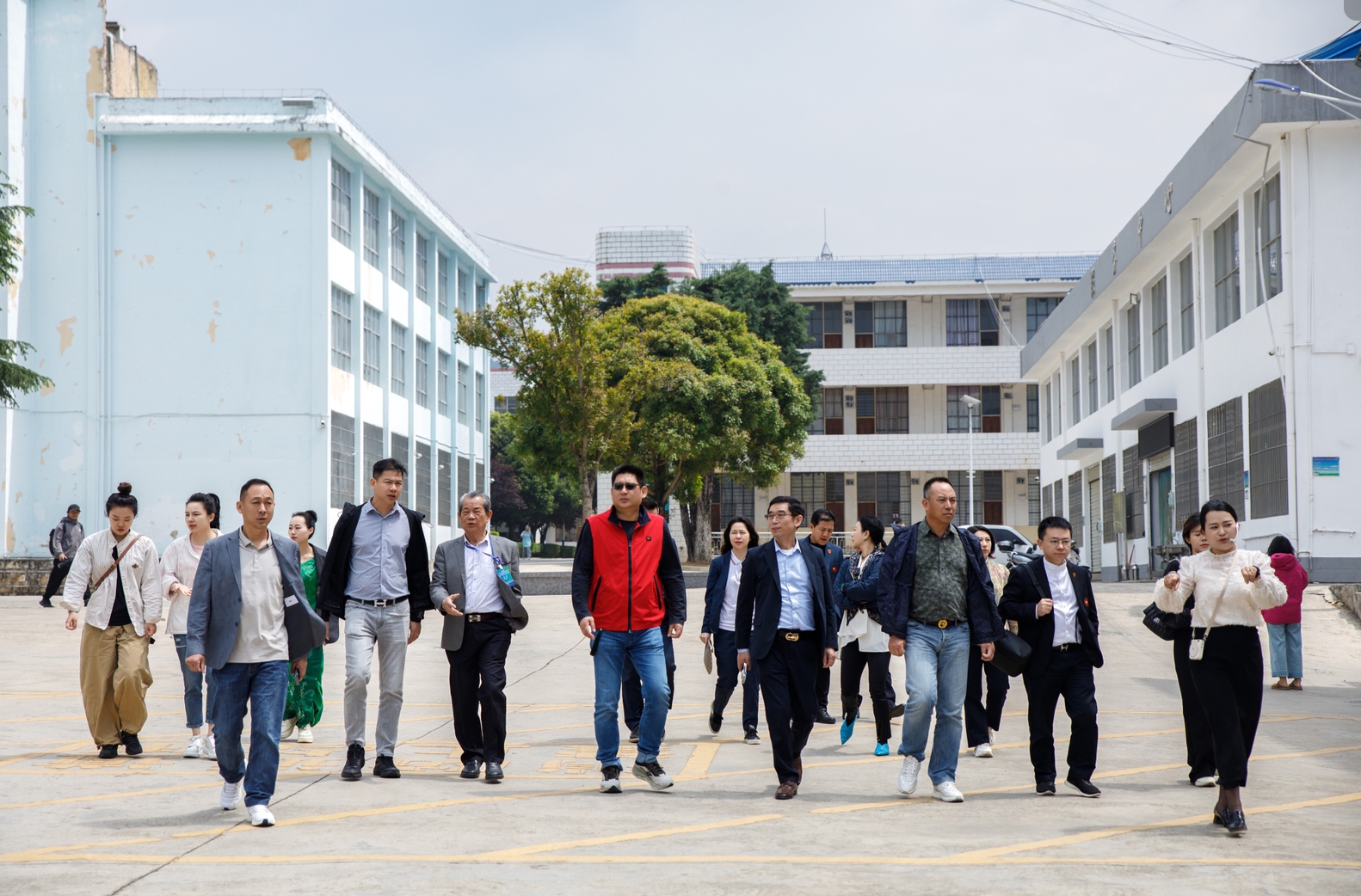 卡酷尚投身昌宁公益行，以爱与责任助力乡村振兴