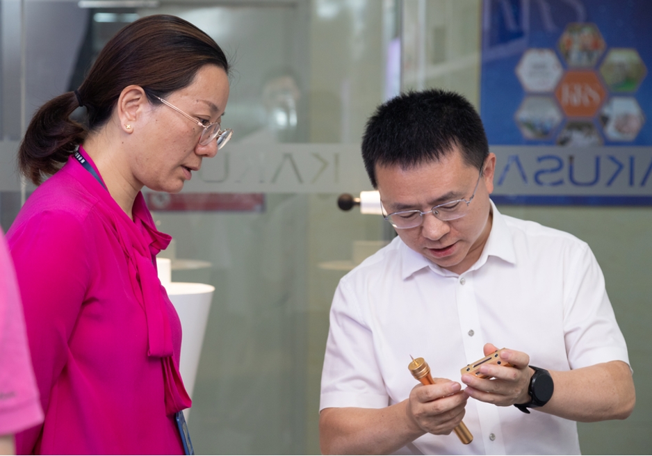 热烈欢迎新桥街道党工委领导莅临卡酷尚集团考察调研
