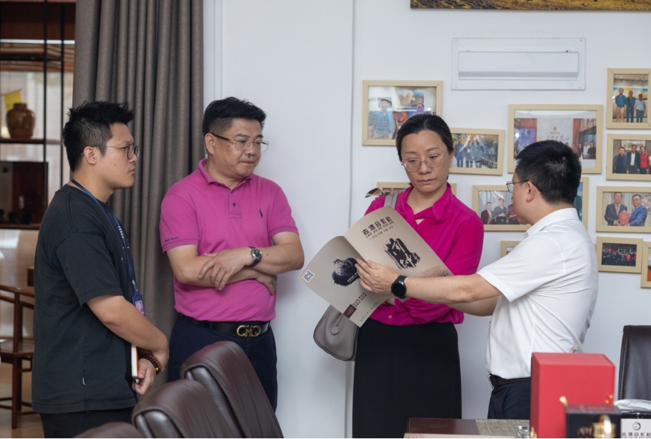热烈欢迎新桥街道党工委领导莅临卡酷尚集团考察调研