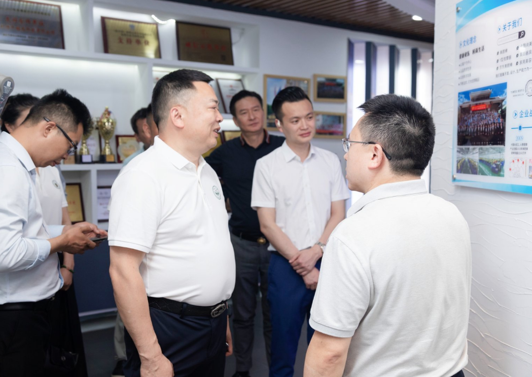 热烈欢迎绵阳市各兄弟商会莅临卡酷尚参观交流