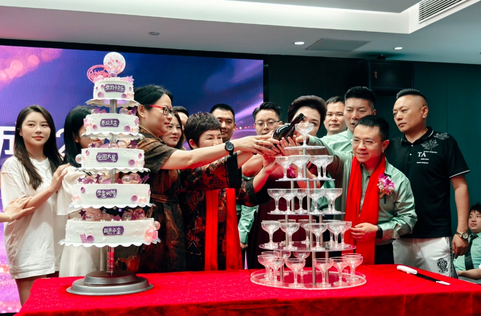 卡酷尚集团赋能医美新地标，安美聚光碧海湾院盛大开业