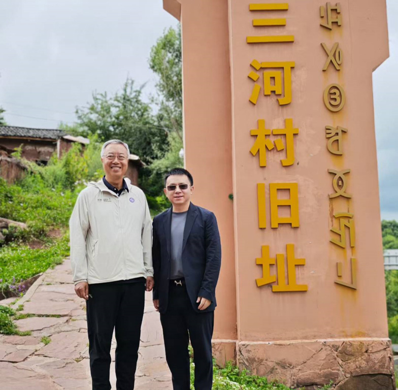 卡酷尚集团董事长郭晓林随博商企业家公益考察团走进大凉山昭觉县