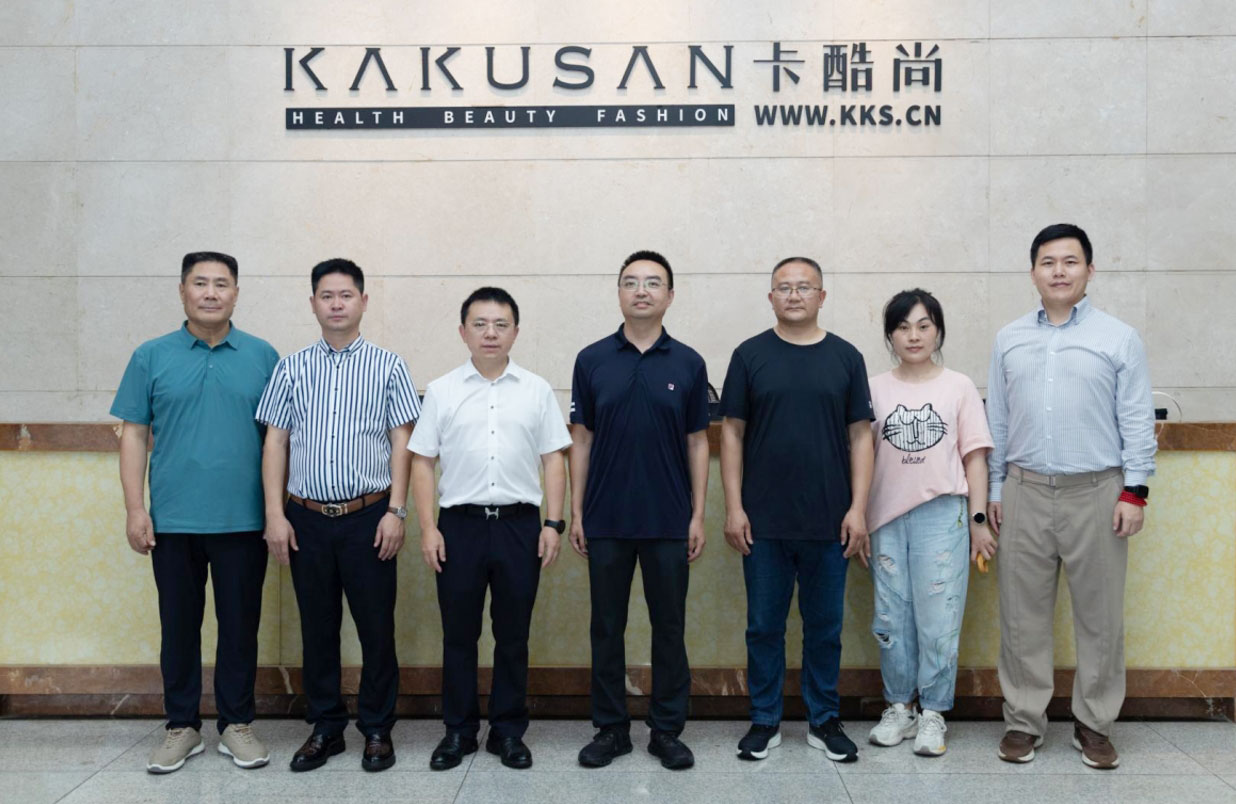 热烈欢迎三台县统战部部长李建军一行莅临卡酷尚参观指导